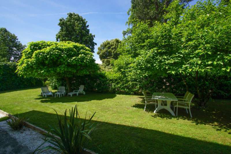 location-aix-les-bains-jardin-proche-thermes-17